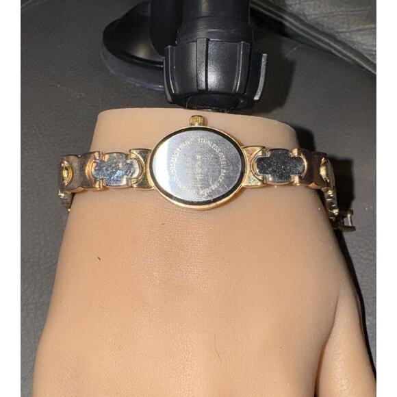 -WATCH WOMEN Avon VTG 19mm Tri Color Gold Tone Oval Dial 7" - Picture 2 of 16